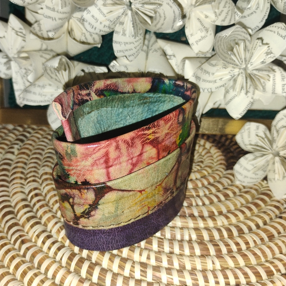 Colorful Abstract Print Leather Cuff Bracelet Purple Multicolor NEW - Picture 10 of 13